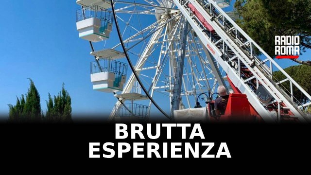Bloccati su ruota panoramica, arrivano i Vigili del Fuoco
