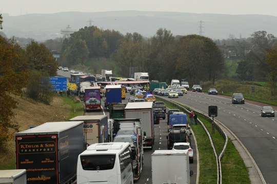 One killed and others 'seriously injured' after lorry overturns in M6 crash near Garstang