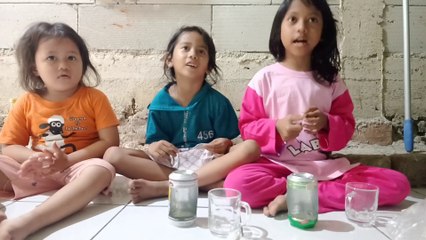 Nayla Masak Telur pake kaleng bekas Part1