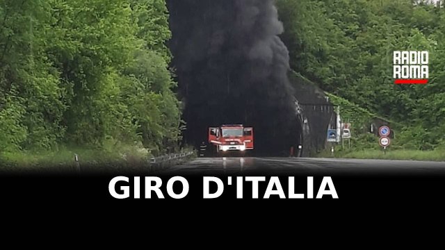 Camion si incendia in galleria, a rischio tracciato Giro d'Italia