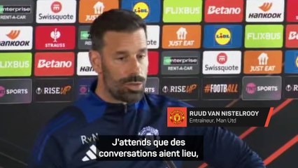 Van Nistelrooy : "Pas de contact avec Amorim"