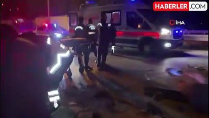 Amasya'da Kontrolden Çıkan Otomobil Duvara Çarptı: 3 Yaralı