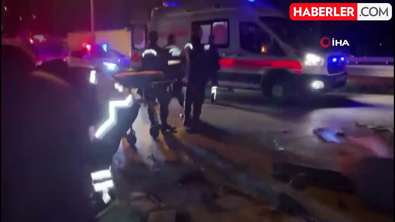 Amasya'da Kontrolden Çıkan Otomobil Duvara Çarptı: 3 Yaralı