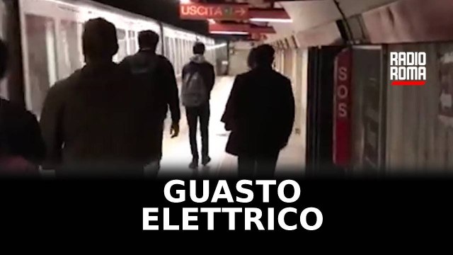 Guasto elettrico sulla Metro A, bus sostitutivi