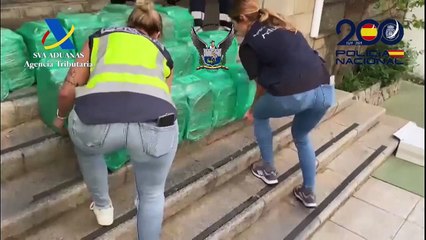 Remessa recorde de 13 toneladas de cocaína é confiscada na Espanha