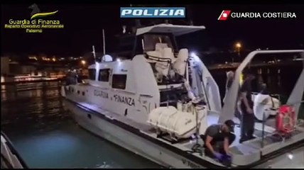 Migranti su peschereccio tunisino, fermati tre scafisti ad Agrigento