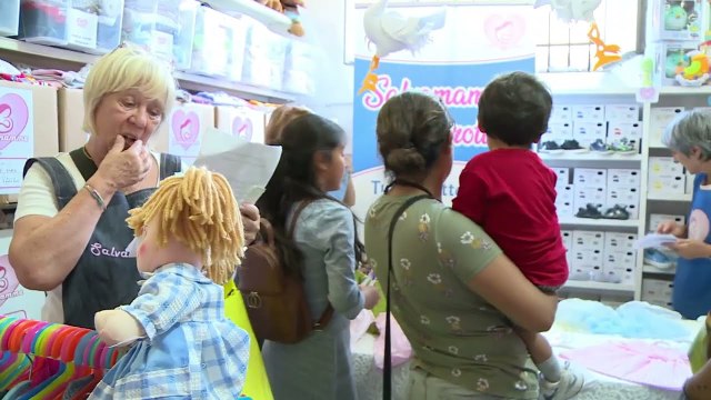 Roma, uno shop centre per aiutare chi è in difficoltà - IL SERVIZIO
