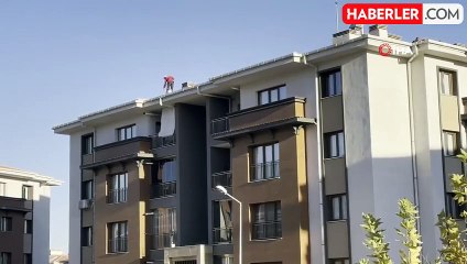 Çatıda Tehlikeli Çalışma: İşçi Önlem Almadan Tadilat Yapıyor