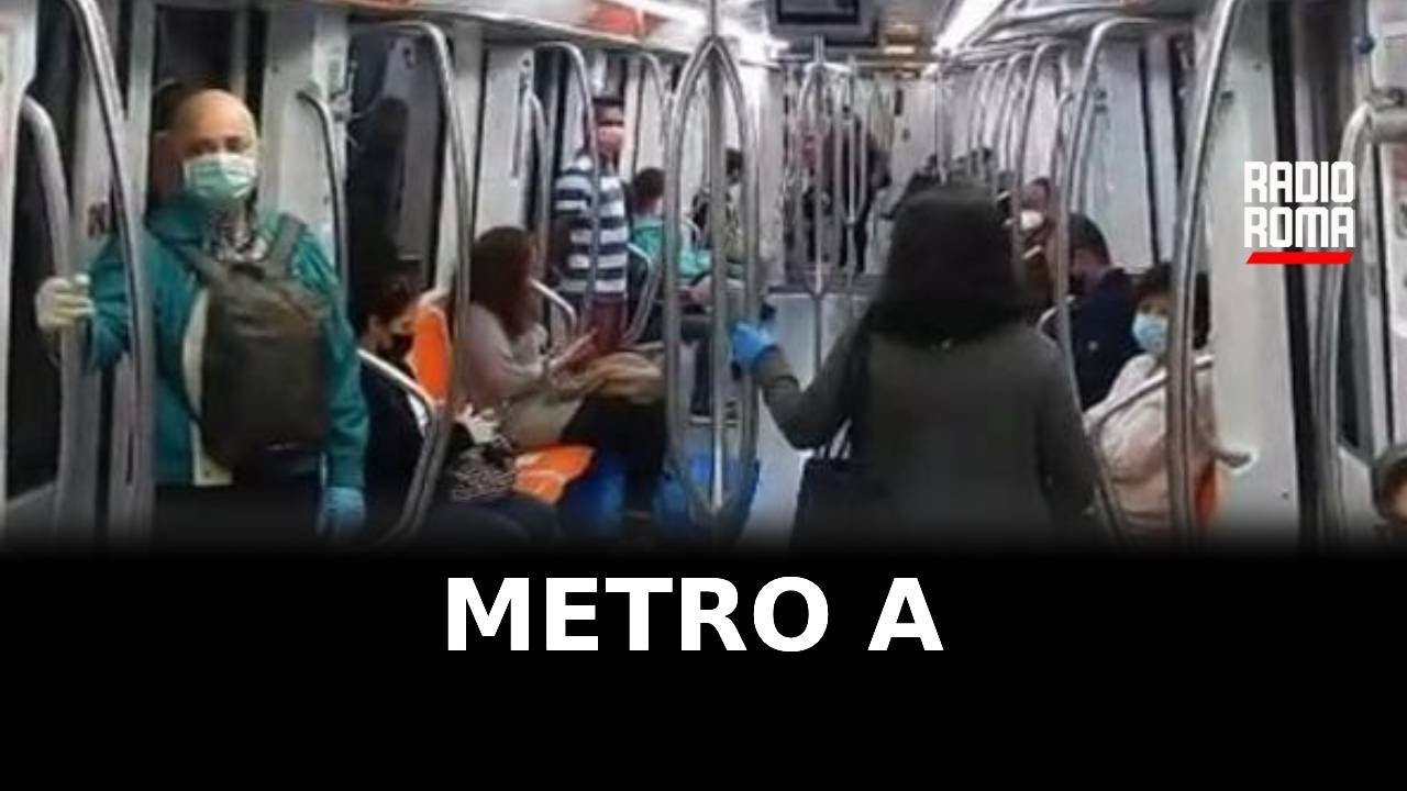 Acqua in Metro A, stop nell'ora di punta e caos