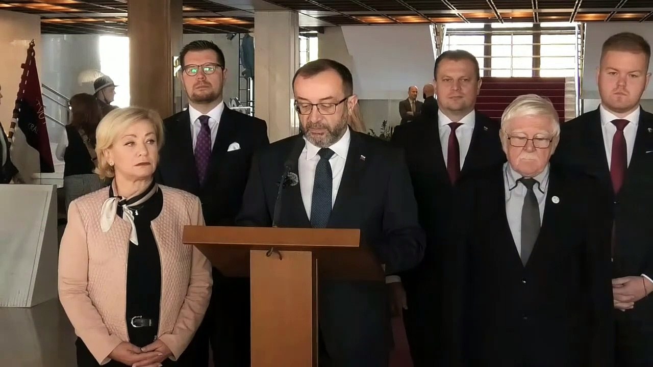 ZÁZNAM: Hlas-SD vyzýva koalíciu i opozíciu na odsúdenie posmeškov voči seniorom