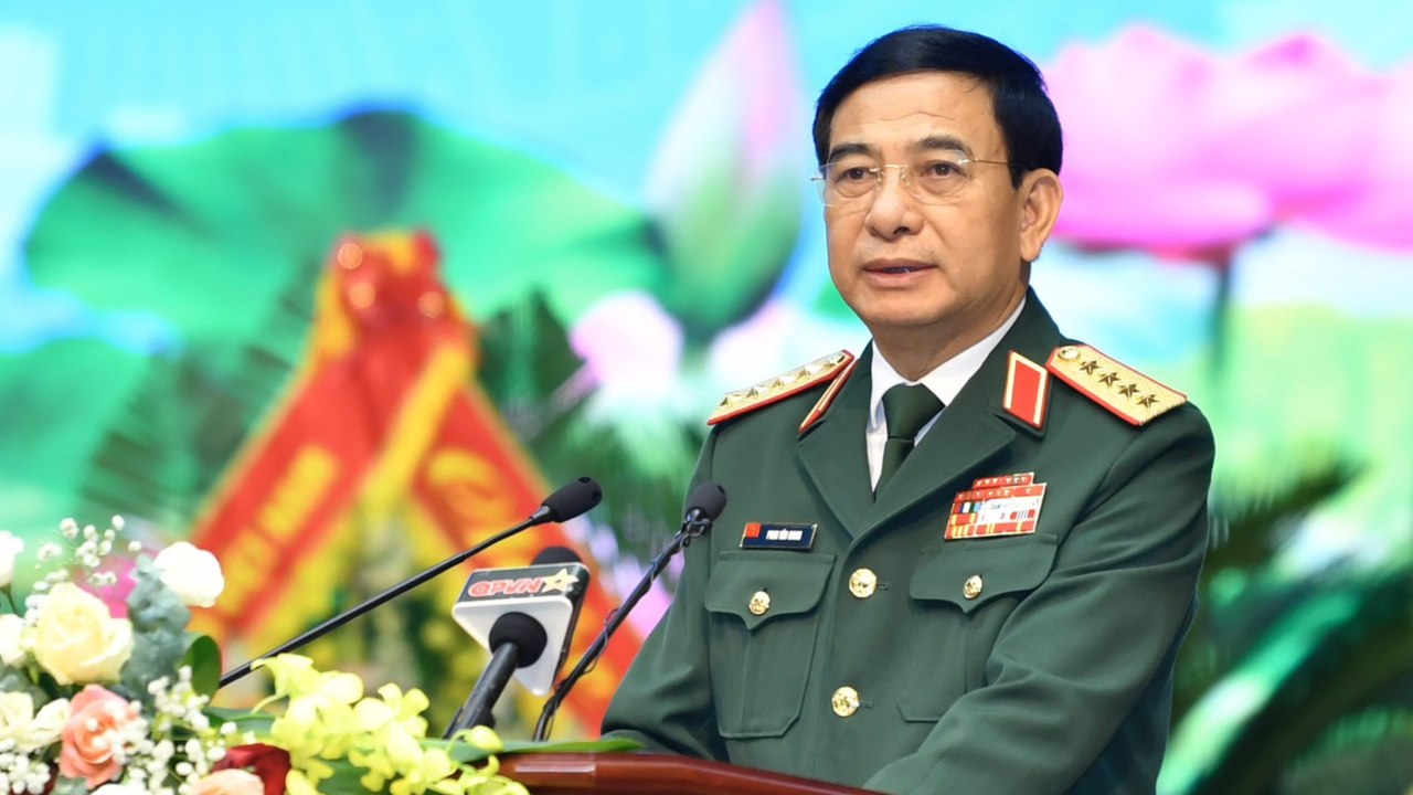 Đại tướng Phan Văn Giang khen ngợi hai phi công xử lý kịp thời tình huống trên không