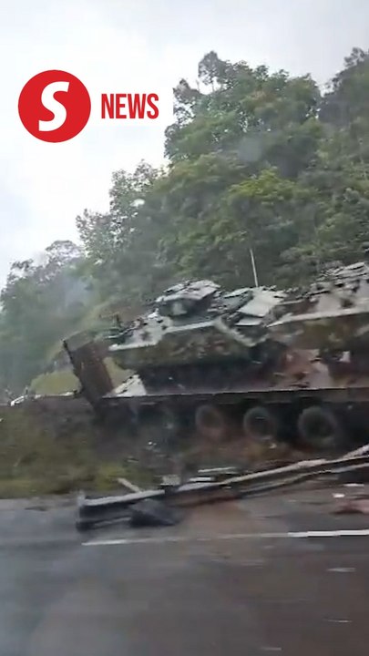 Armed Forces trailer skids on KL-Karak Highway, heavy traffic reported