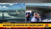 SON DAKİKA! Yine aynı yer: Bakırköy'de kamyon üst geçide çarptı!