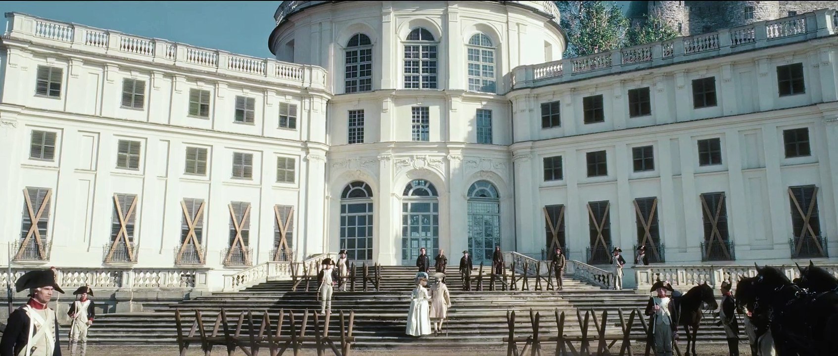 Guillaume Canet est Louis XVI et Mélanie Laurent est Marie-Antoinette dans Le Déluge  : bande-annonce (vf)