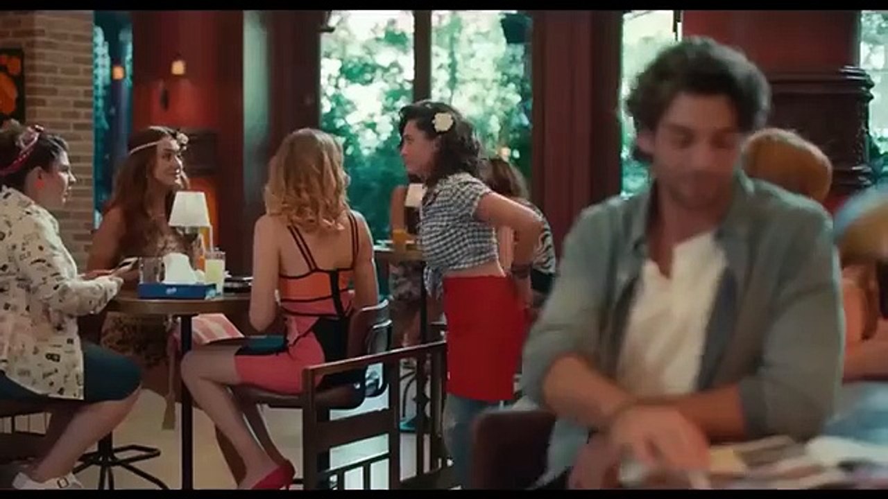 كل شيء بسبب الحب - فيلم تركي كوميدي رومانسي - م...