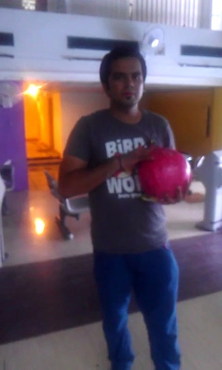 Bowling at Hotshot Islamabad !