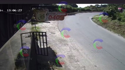 Sale a la luz video del accidente de bus que cayó en una hondonada en Copán