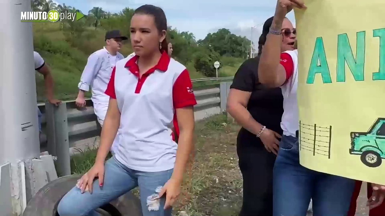 Comerciantes de La Pintada protestan contra cierre de bermas que amenaza su sustento