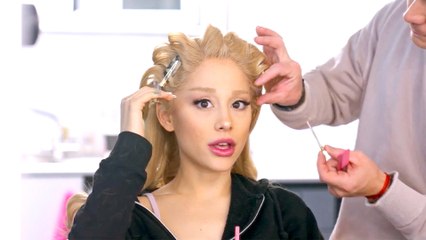 Watch Ariana Grande Transform into Galinda for Wicked