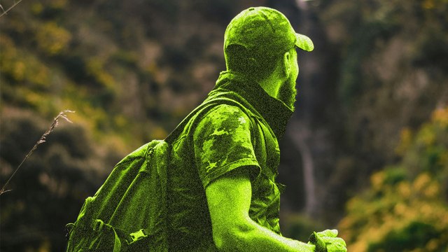 Non, les randonneurs ne devront pas porter des habits fluo en période de chasse