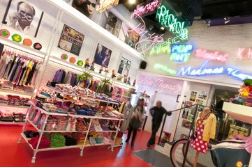 La via italiana al Pop: Triennale Milano riscopre Elio Fiorucci