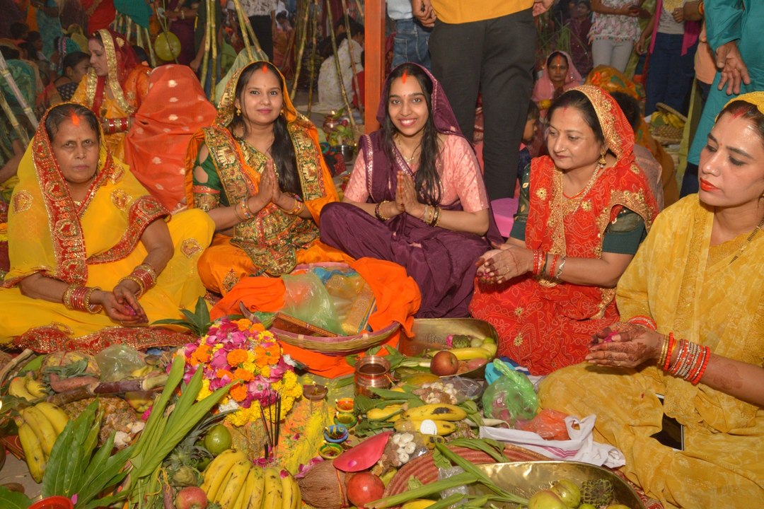 दुखवा मिटाईं छठी मईया, रउए असरा हमार...