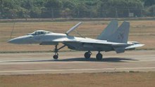 動画：中国の新しい艦載戦闘機J-15Tが珠海航空ショーで公開される