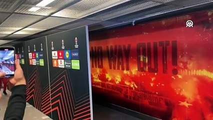 Mauro İcardi stadı sekerek terketti