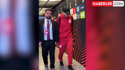 Galatasaray'ın yıldızı sahayı sedyeyle terk etti