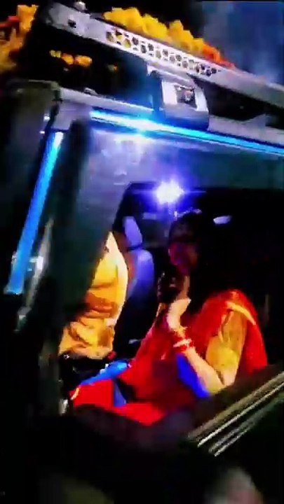 Girls of Bharatpur burnt firecrackers on Thar vehicle