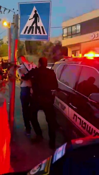 Jérusalem : Les images de l'arrestation musclée de gendarmes français en civil par des policiers israéliens en uniforme sur un site religieux appartenant à la France