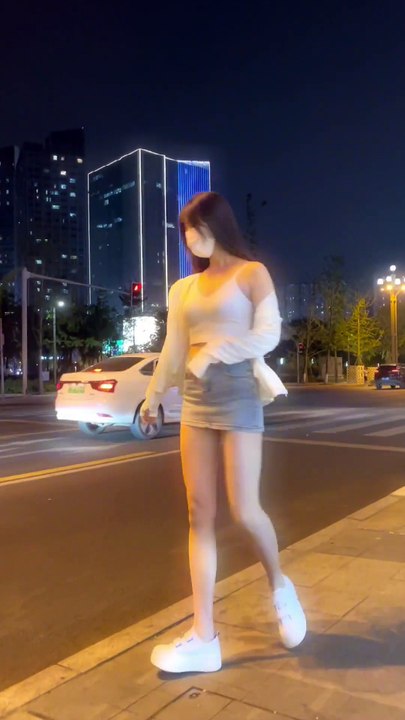 #音乐一响白月光登场 #这一幕我称为人生画面 #皮皮小可爱