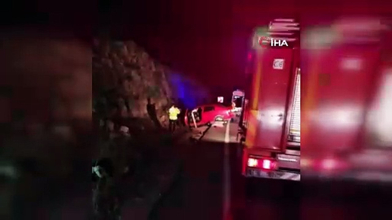 Refüje düşen otomobilinde can verdi