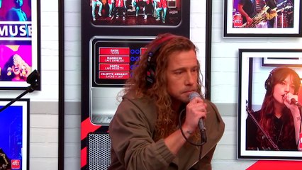 LIVE - Julien Doré interprète "Sensualité" dans Le Double Expresso RTL2 (08/11/24)
