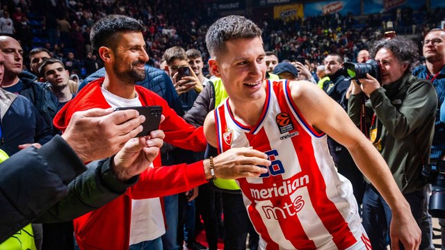 Tennis - ATP - Novak Djokovic en mode supporter lors du match de basket de l'Etoile Rouge de Belgrade
