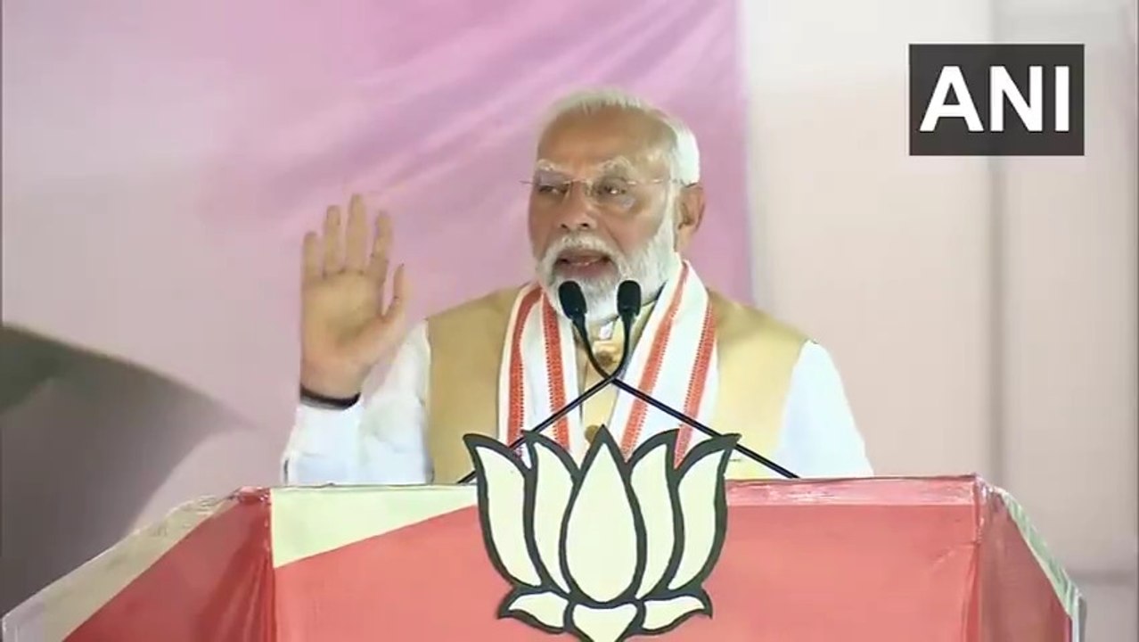 धुले में पीएम मोदी की हुंकार- महाराष्ट्र की हर महिला को अघाड़ी वालों से रहना होगा सतर्क