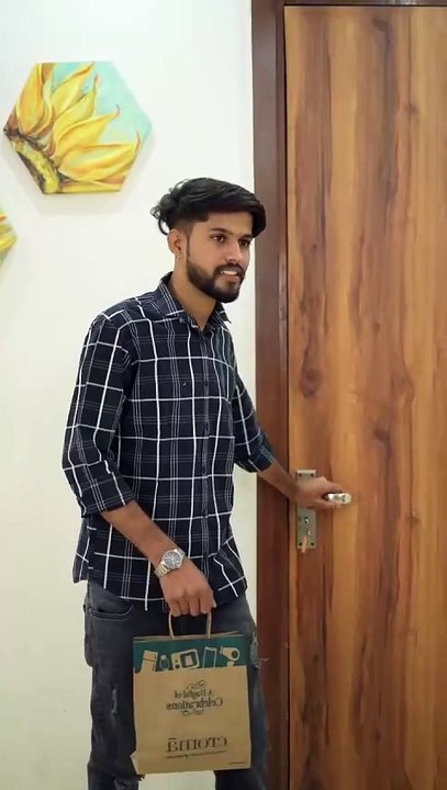 Pati ne mara thappad apni biwi ko uske bhai ke saamne