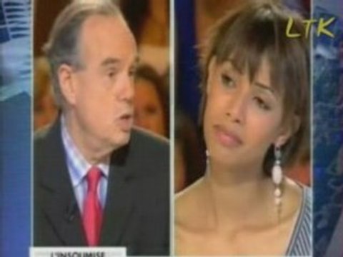 Deux poids lourds contre un poids plume. Résultat?