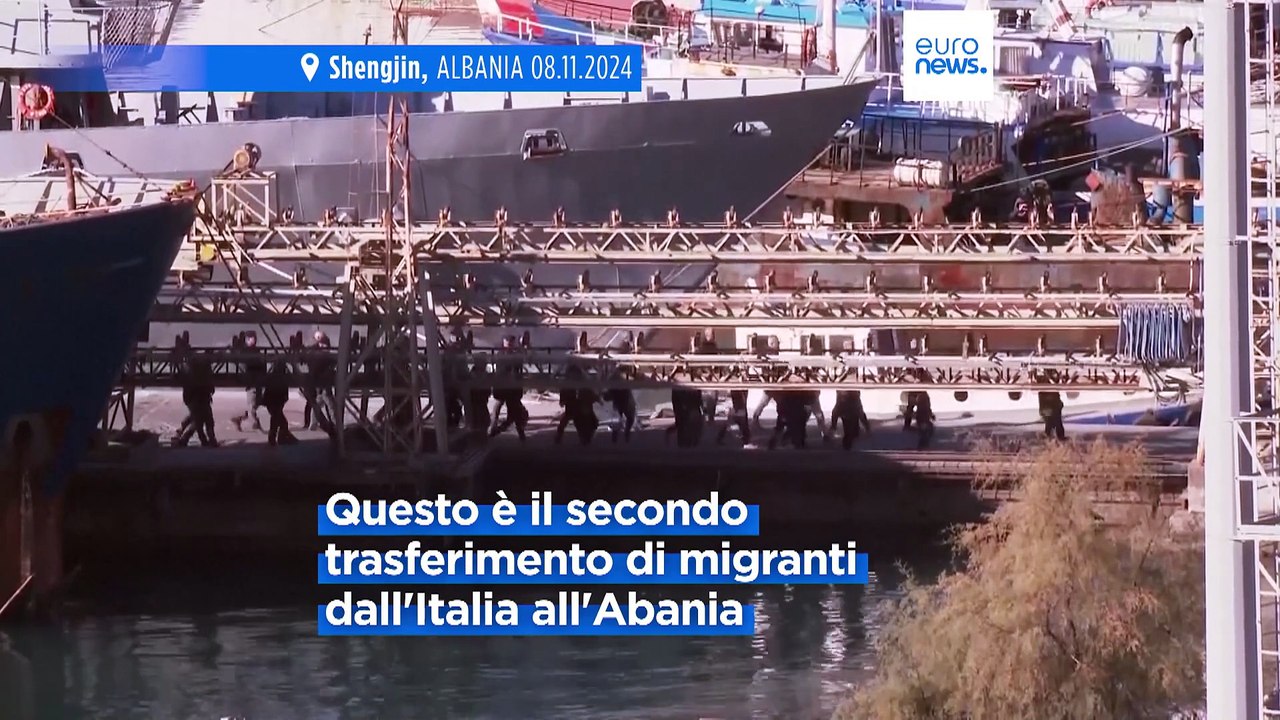La nave Libra arrivata in Albania dall'Italia con a bordo otto migranti