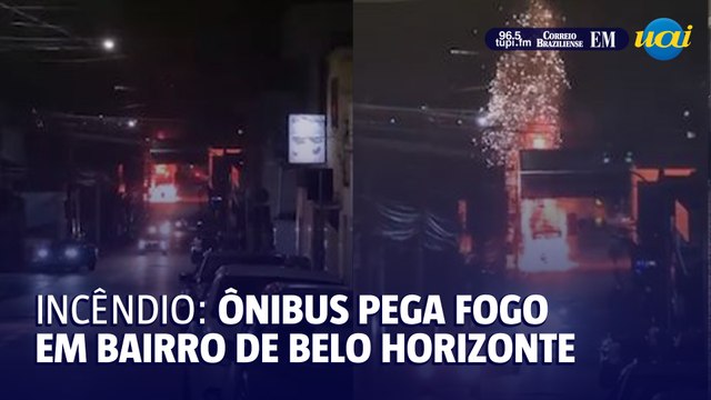 Ônibus pega fogo e assusta moradores de BH