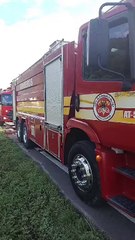 Caminhão que vinha para o RS pega fogo na BR-101