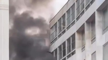 Milano, paura in centro: incendio in zona Duomo