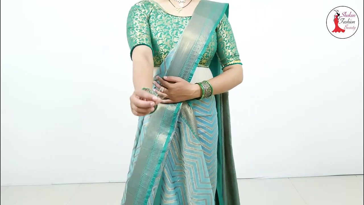 Beginners saree draping tutorial _ easy saree draping with perfect pleats _ sari draping idea