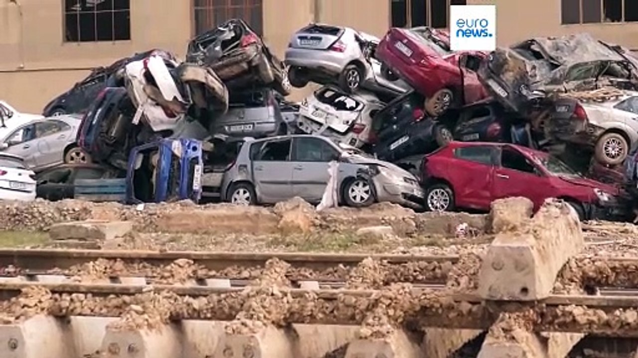 Hochwasser in Spanien: Wassermassen reißen über 30 Autos an Costa Brava in Fluss