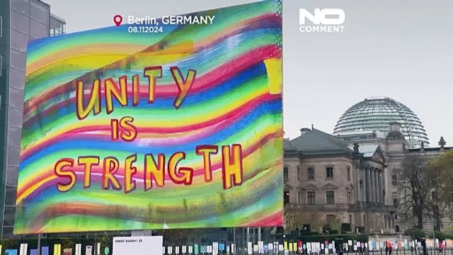 Instalação artística assinala o 35º aniversário do muro de Berlim