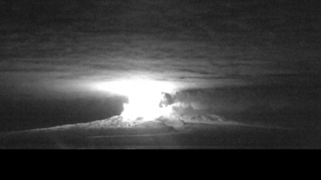 러시아 캄차카 반도 시벨루치 화산 분화...250km까지 화산재 구름 / YTN