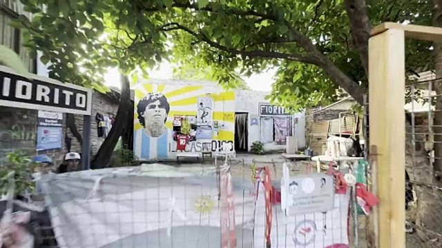 Manu Chao improvisó un show en la casa de Diego Maradona en Villa Fiorito