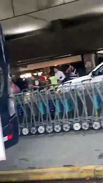 Tiroteio atinge três pessoas no aeroporto de Guarulhos