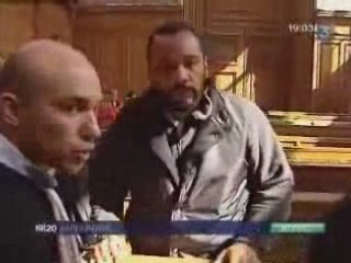 Dieudo met à l'amende Arthur