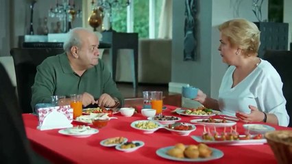 50. Estado Civil: Complicado (Iliski Durumu: Karisik), en español